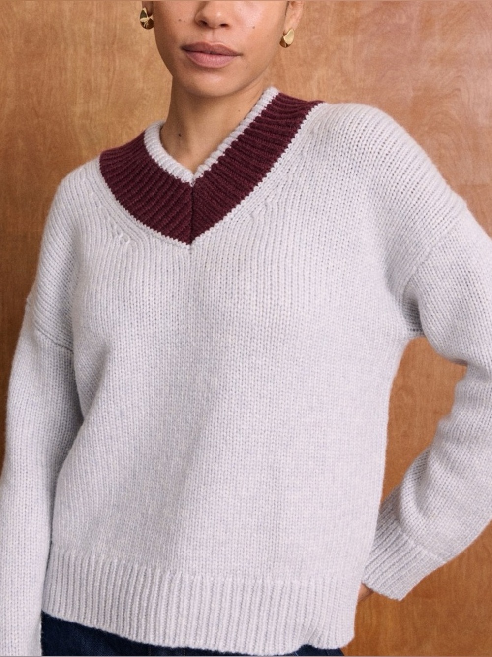 ABERCROMBIE & FITCH
Merino Wool-Blend Contrast V-Neck Sweater Size XL NWT - Picture 9 of 10